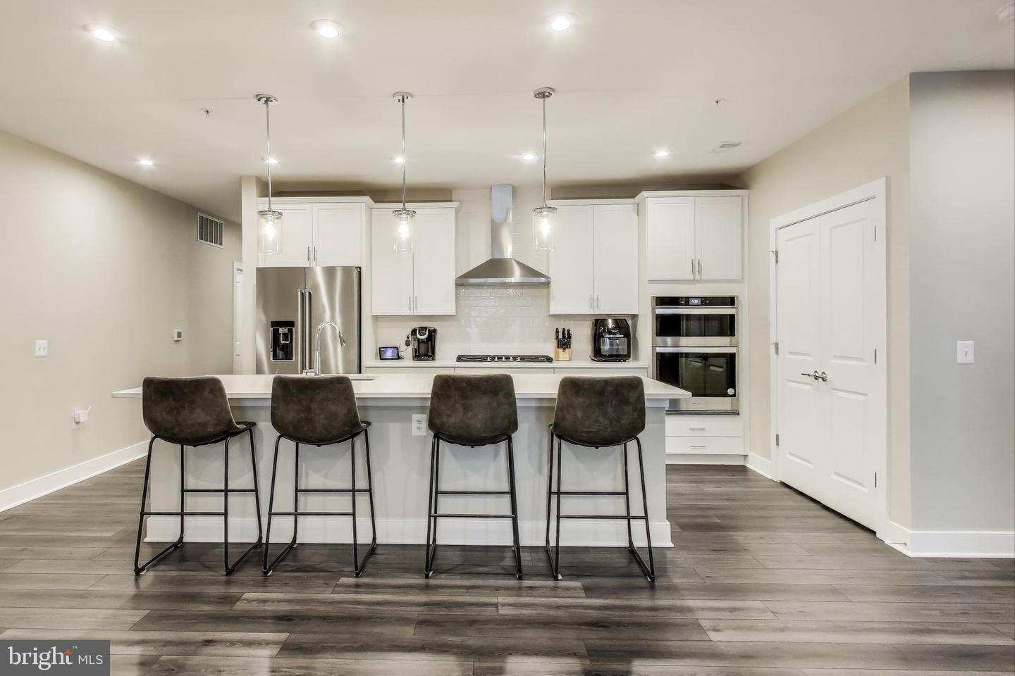 100 Saint Ives Place #208