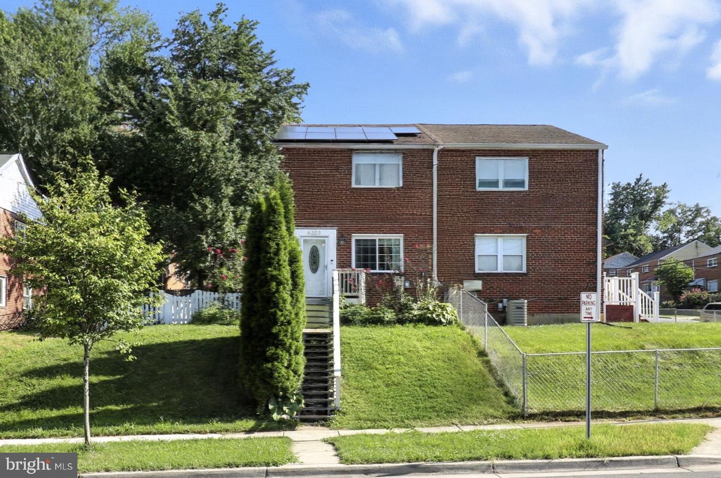6203 Longfellow Street, Riverdale