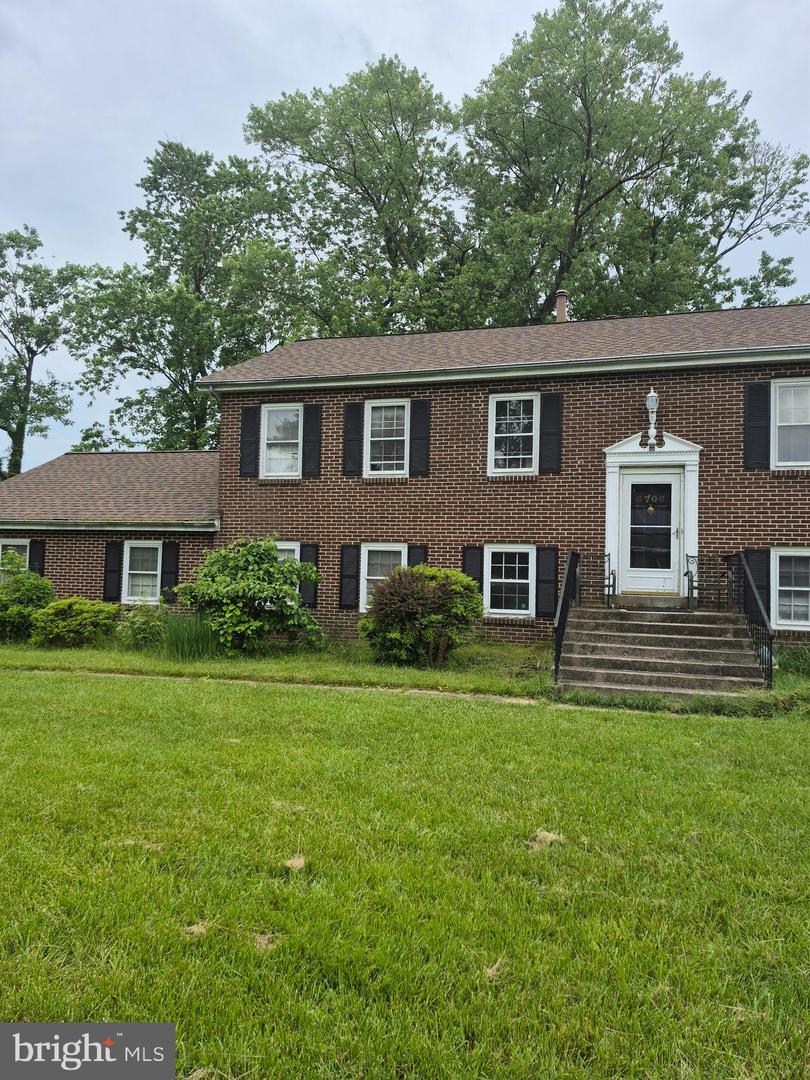 6706 Surratts Road, Clinton