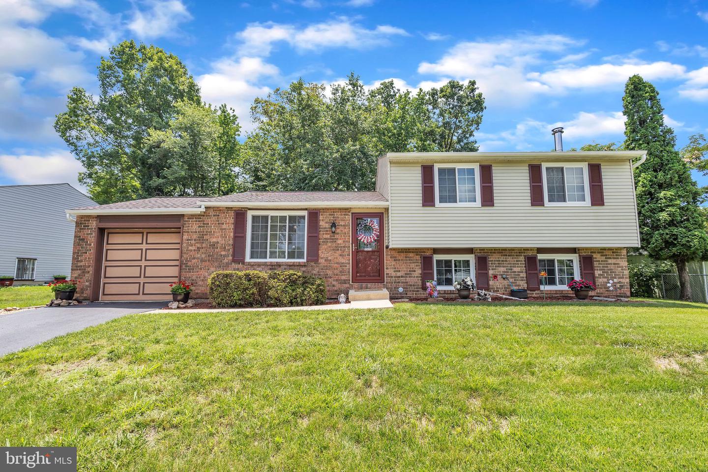 4803 Catherine Court, Clinton