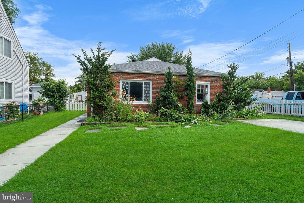 38 4th Street, Laurel