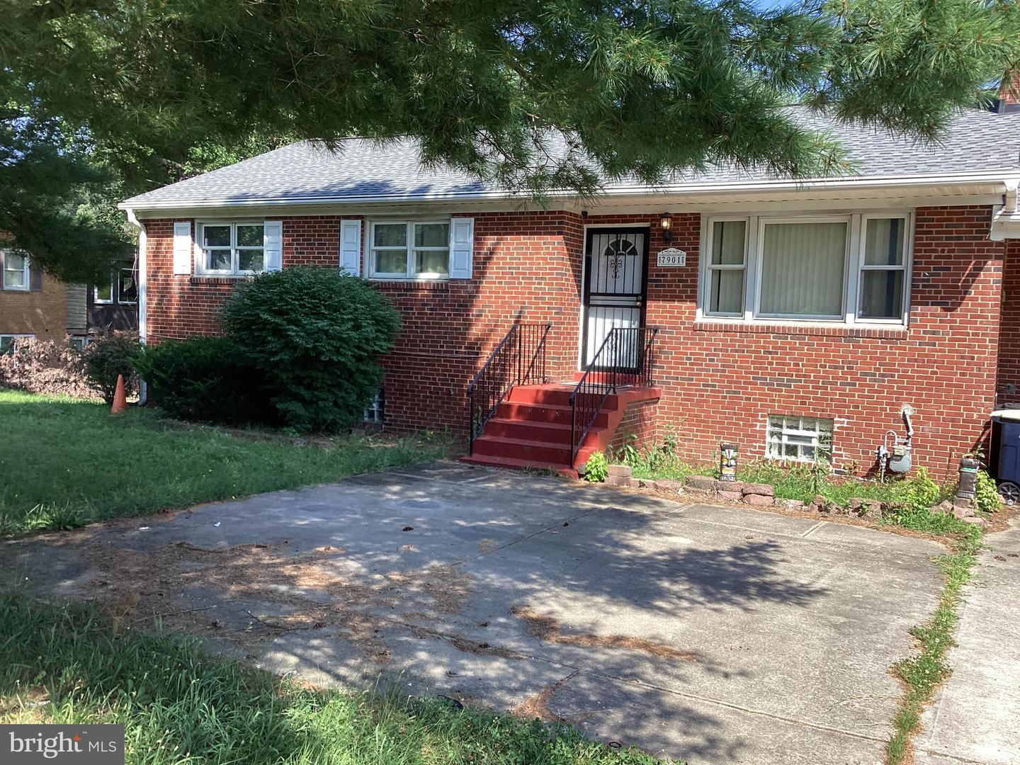 7901 Woodyard Road, Clinton