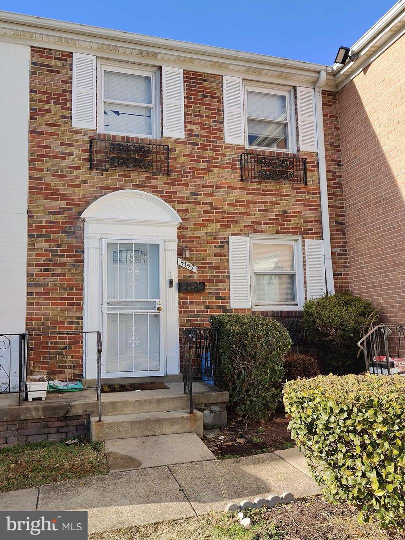 5157 Clacton Avenue #54