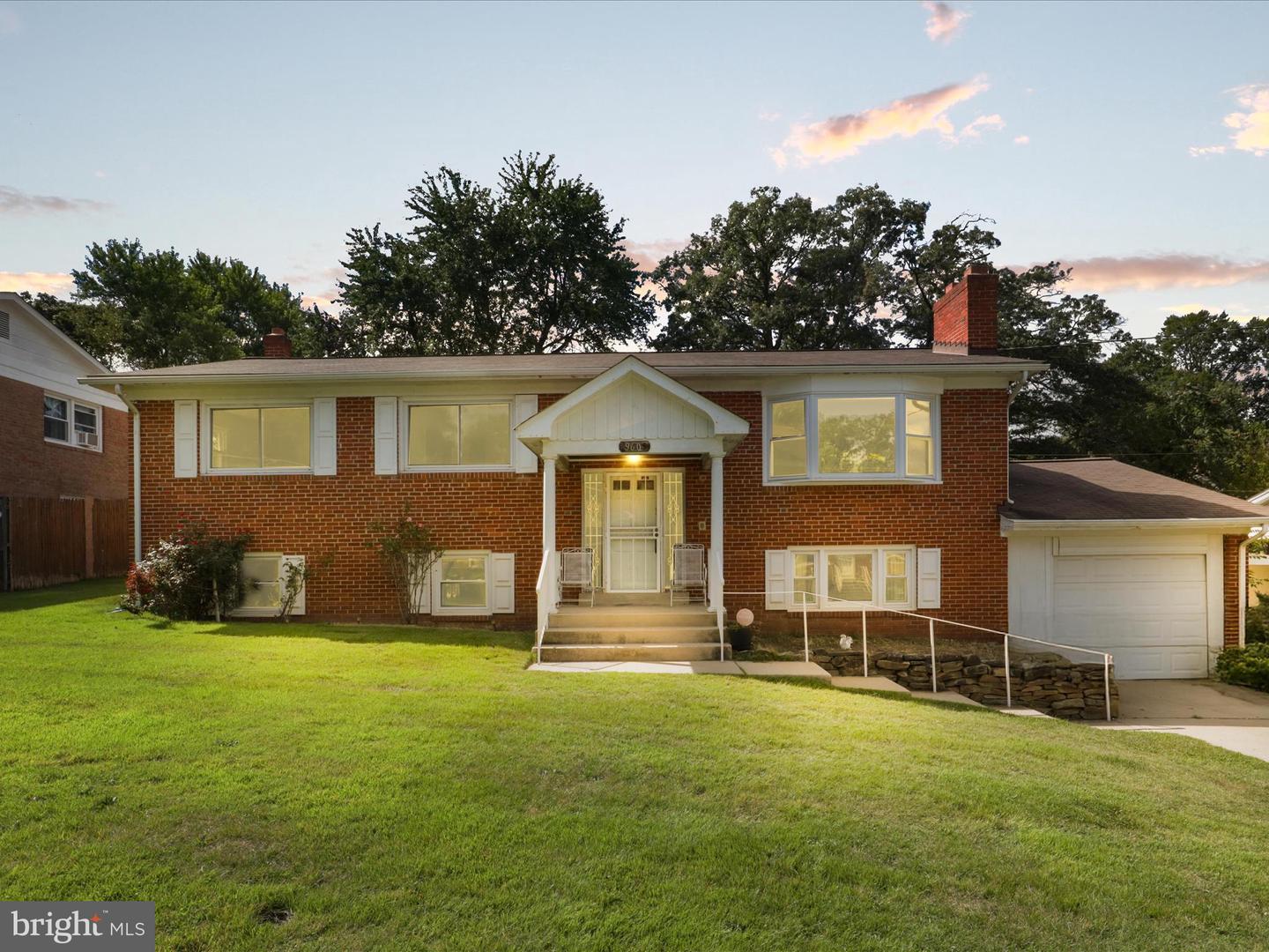 9605 Beverly Avenue, Clinton