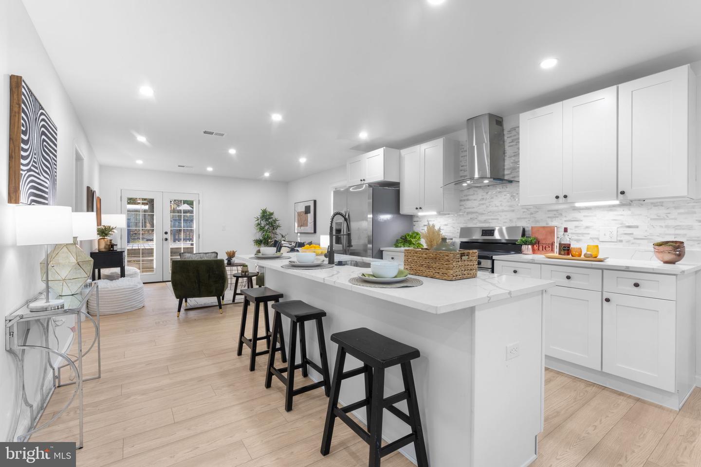 5704 64th Place, Riverdale