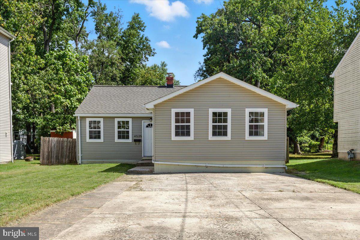 4525 39th Place, Brentwood