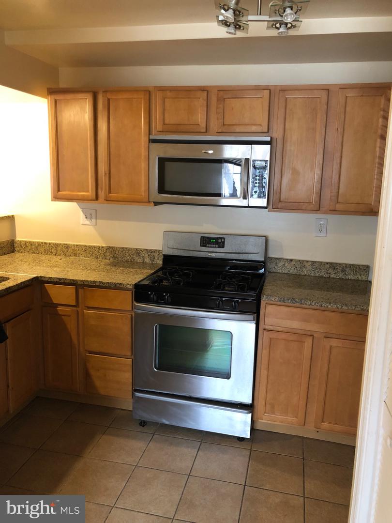 2502 Markham #1