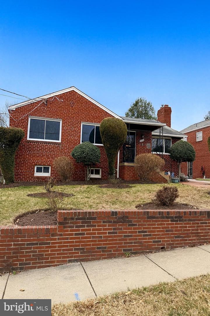 829 Thurman Avenue, Hyattsville