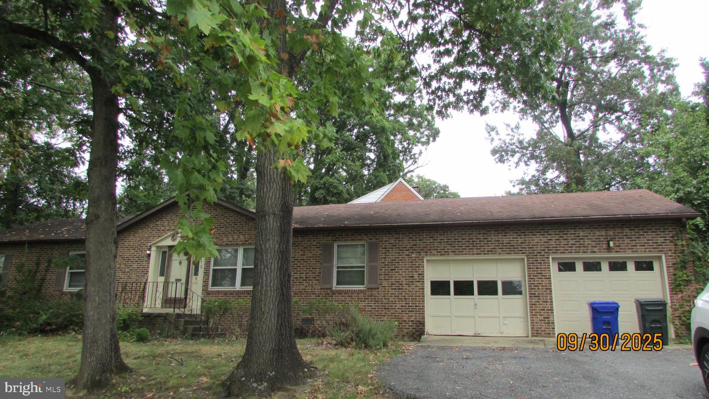 4416 Van Buren Street, University Park