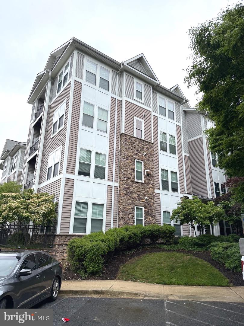 1301 Karen Boulevard #201