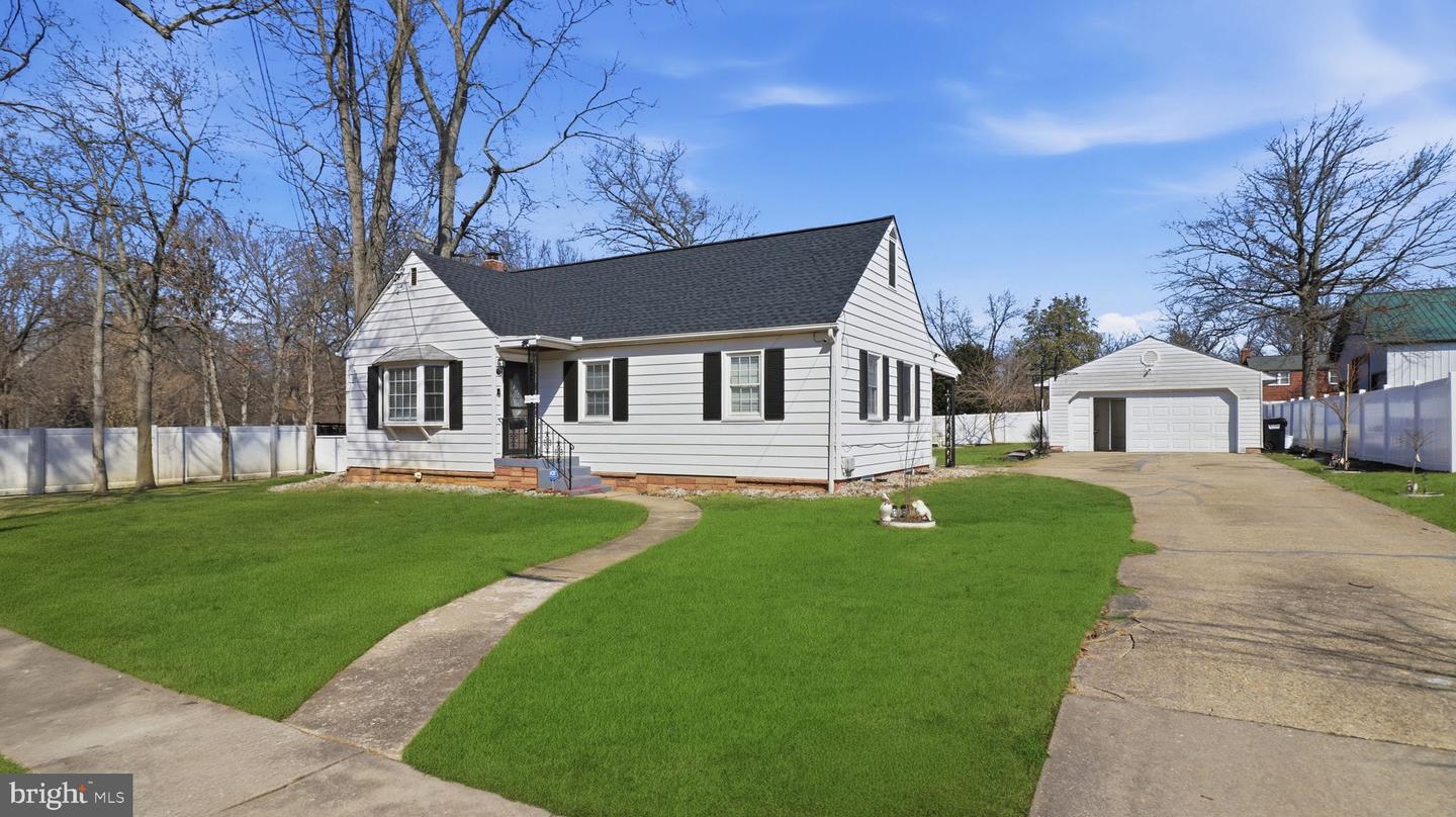 1211 Snowden Place, Laurel