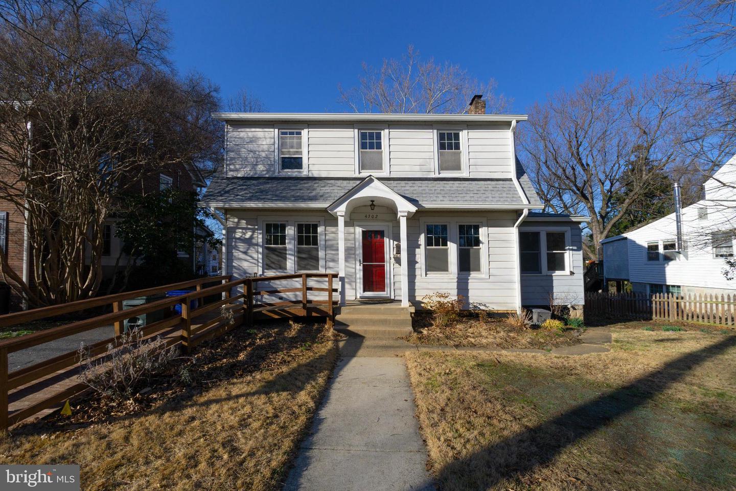 4302 Sheridan Street, University Park