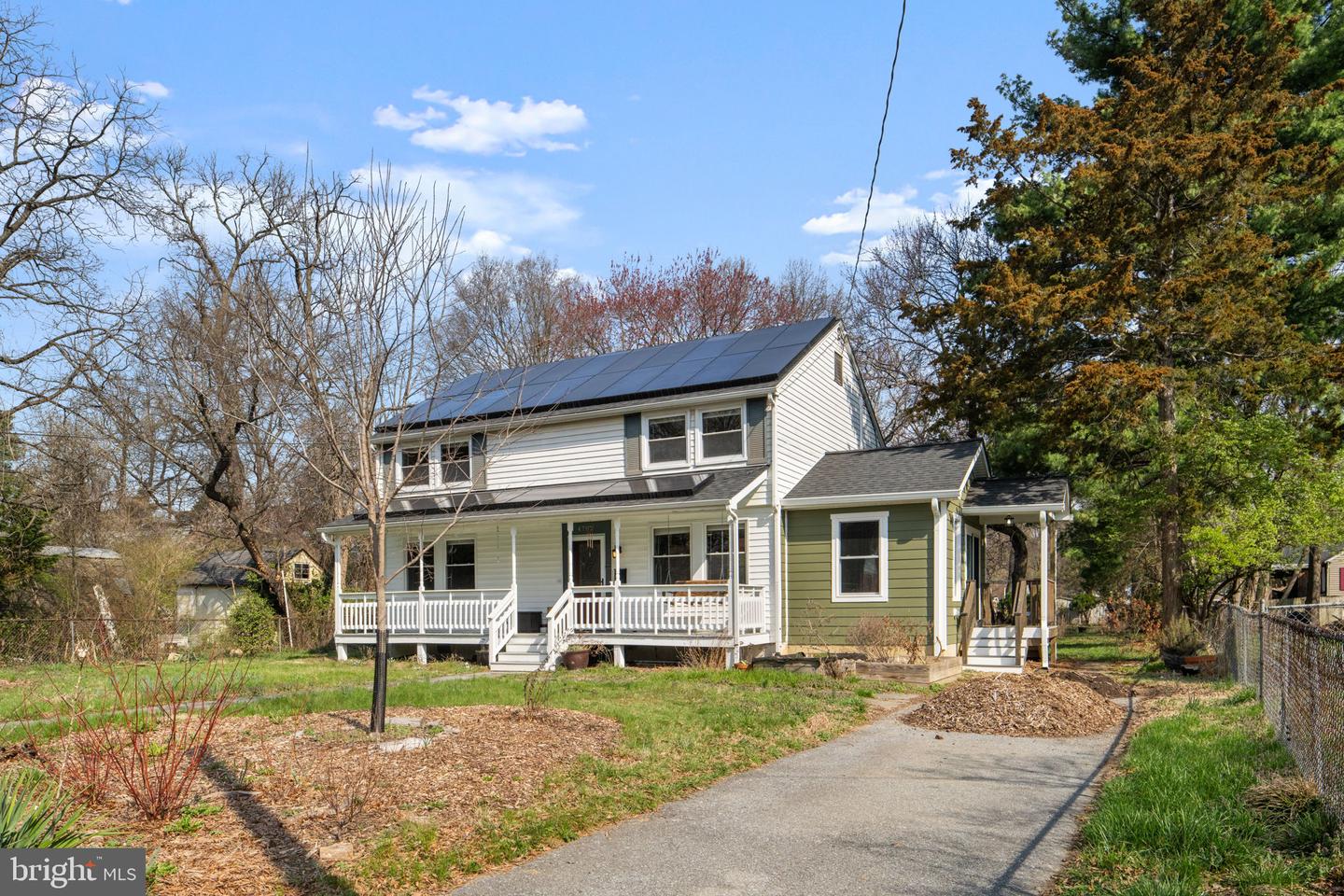 4702 Longfellow Street, Riverdale
