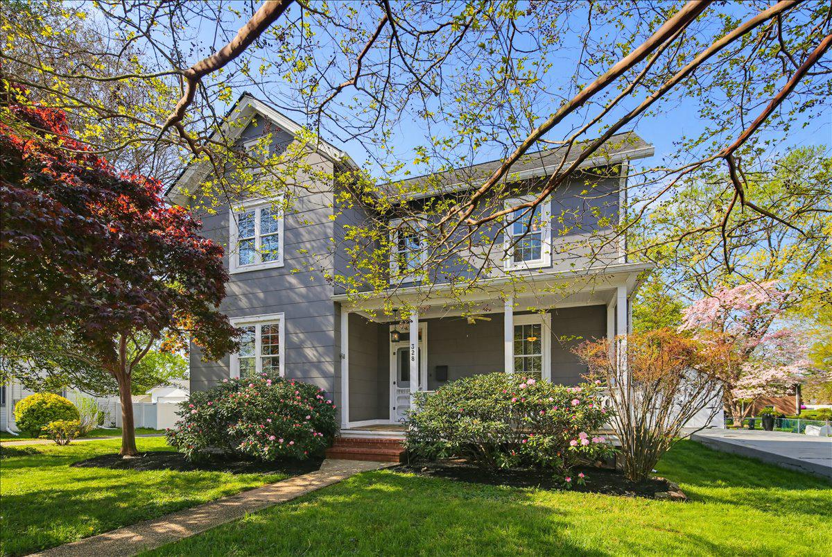 328 Laurel Avenue, Laurel