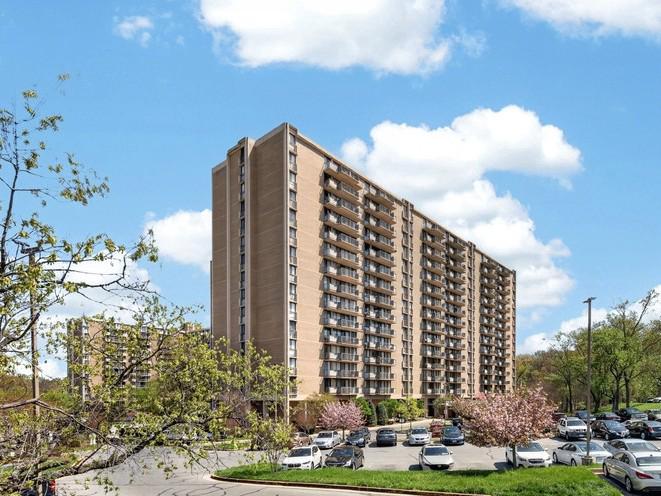 6100 Westchester Park Drive #913, College Park
