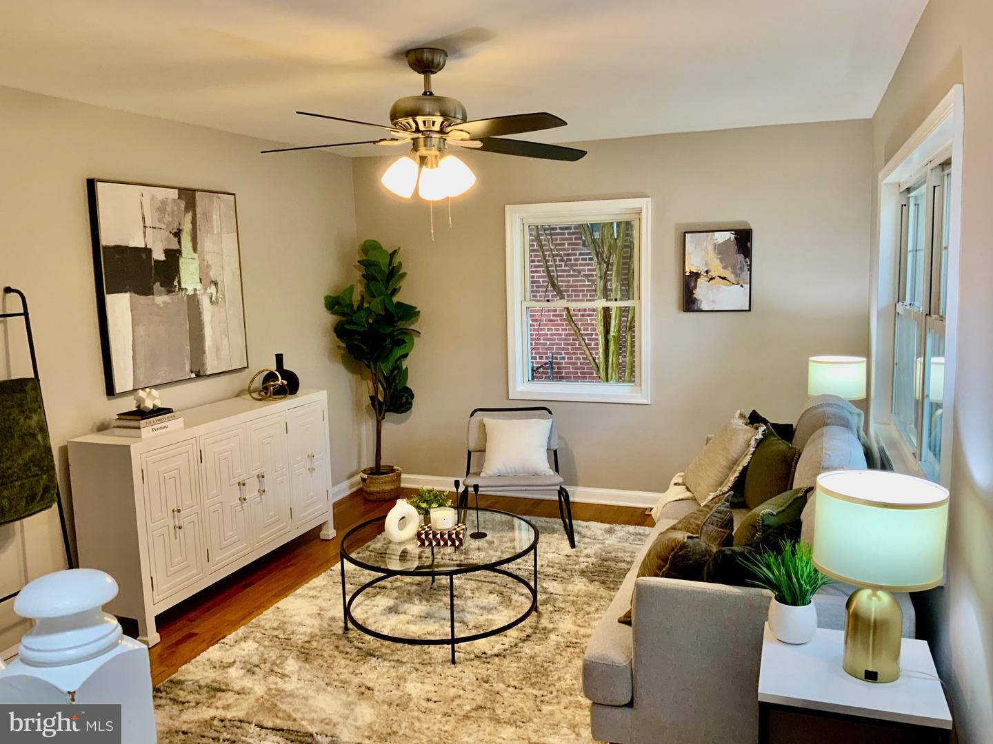 5611 Monroe Street, Hyattsville