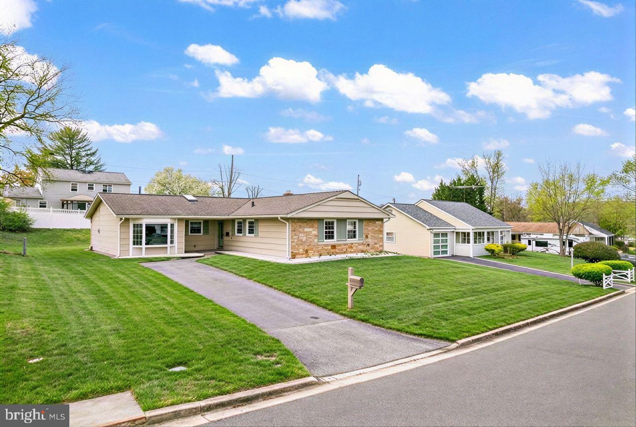 15717 Presswick Lane, Bowie
