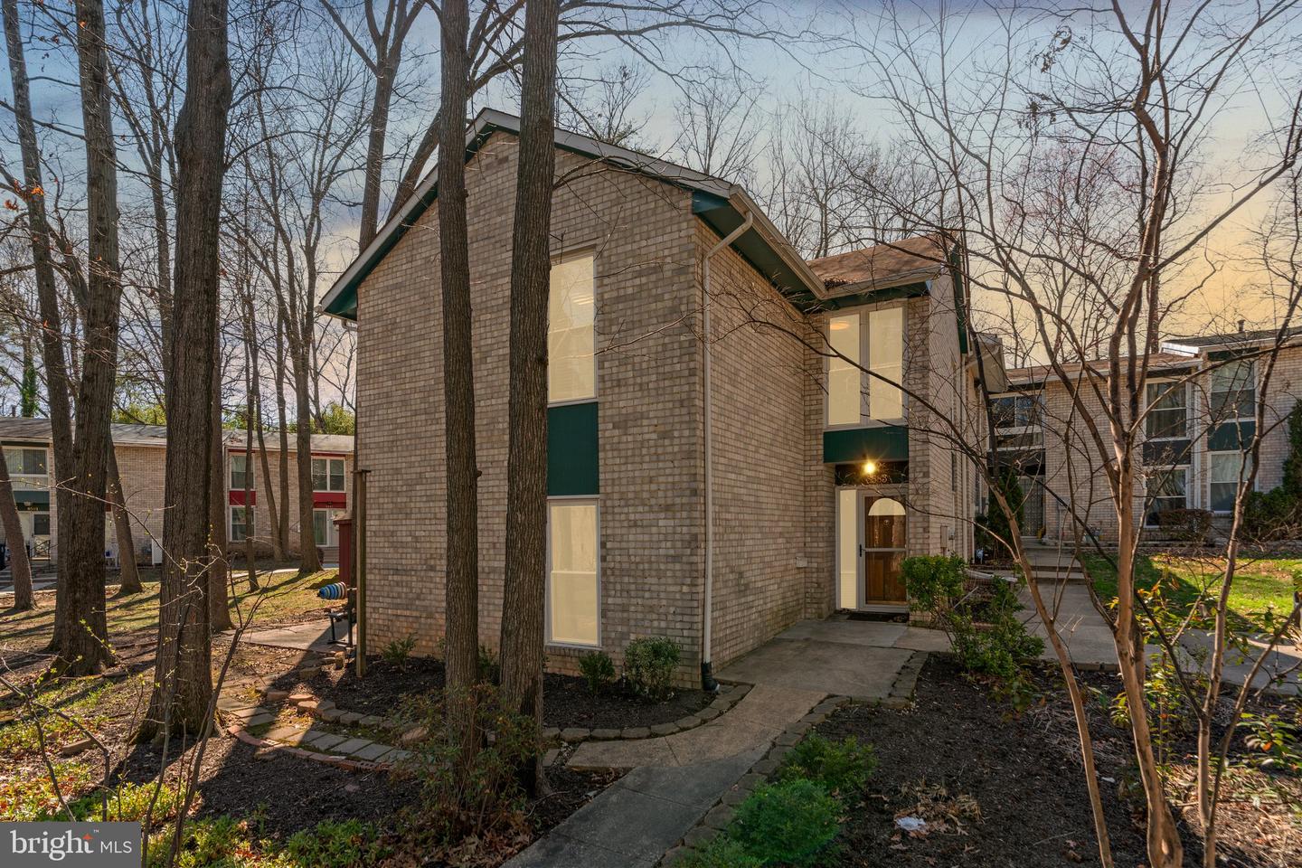 8583 Seasons Way, Lanham