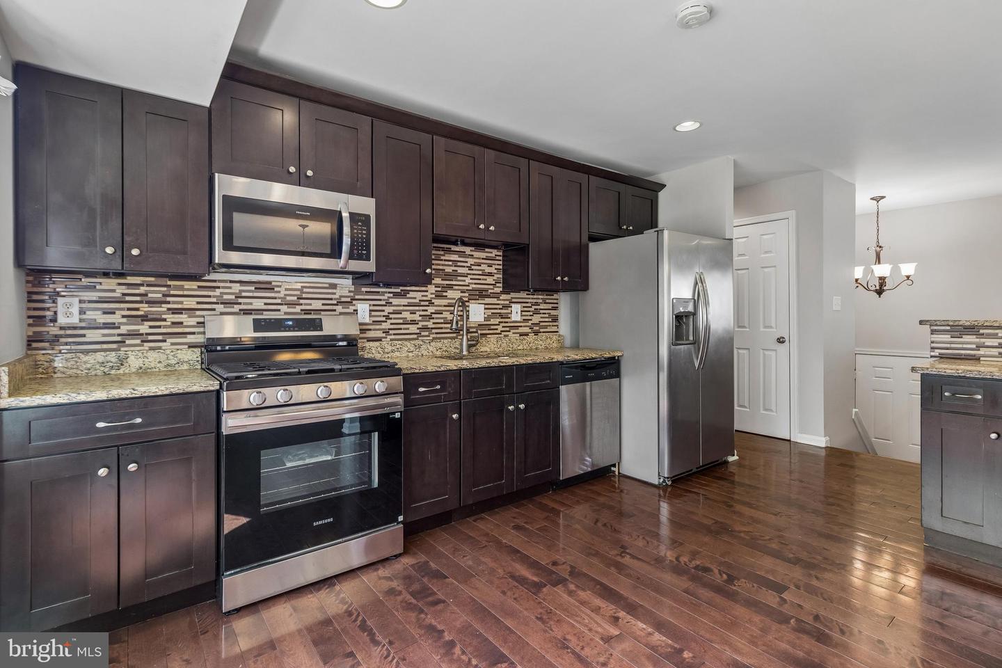 5903 Sylvia Court, Clinton