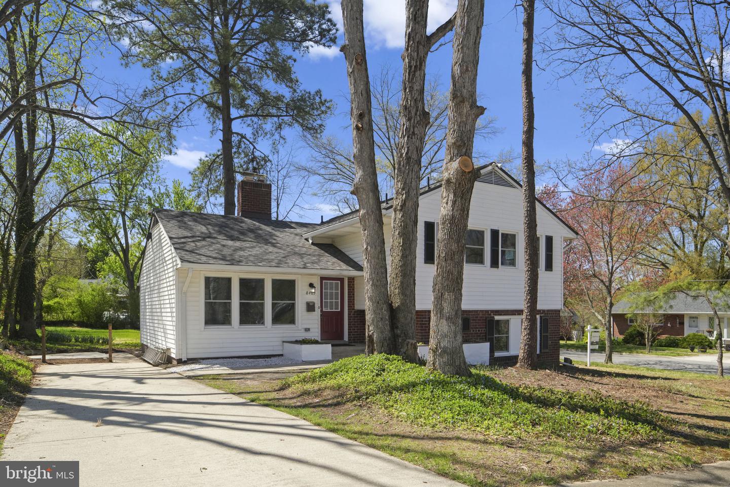 8405 Ravenswood