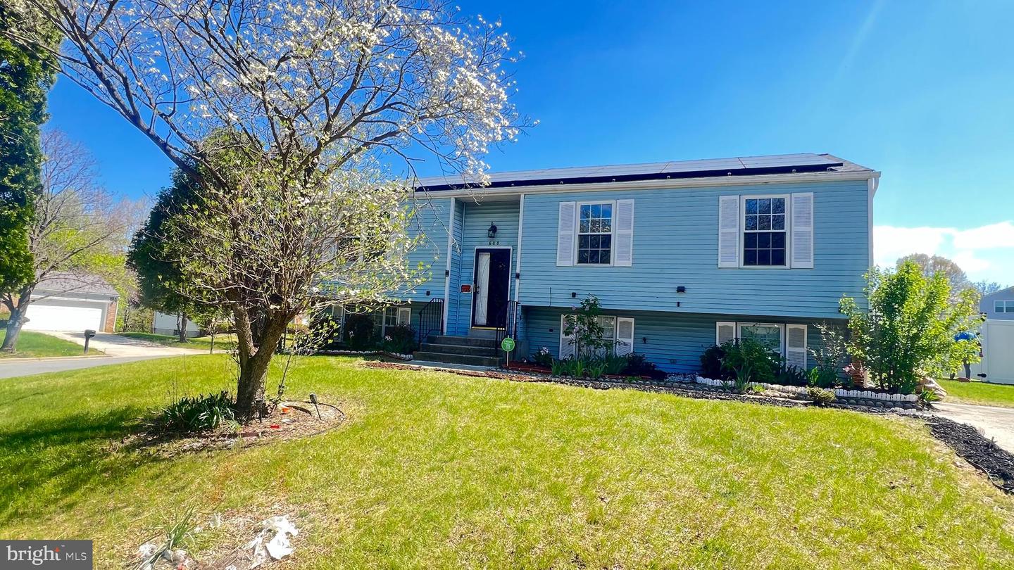600 Castlewood Place