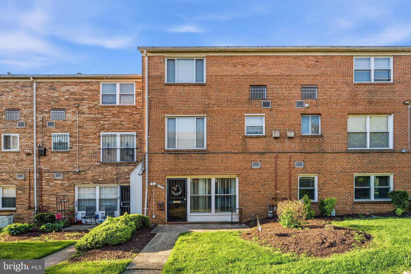 1983 Addison Road S