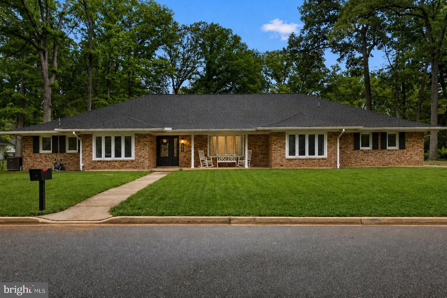 221 Emerald Hill Drive, Fort Washington