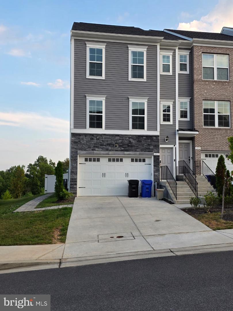 1037 Highpoint Trail