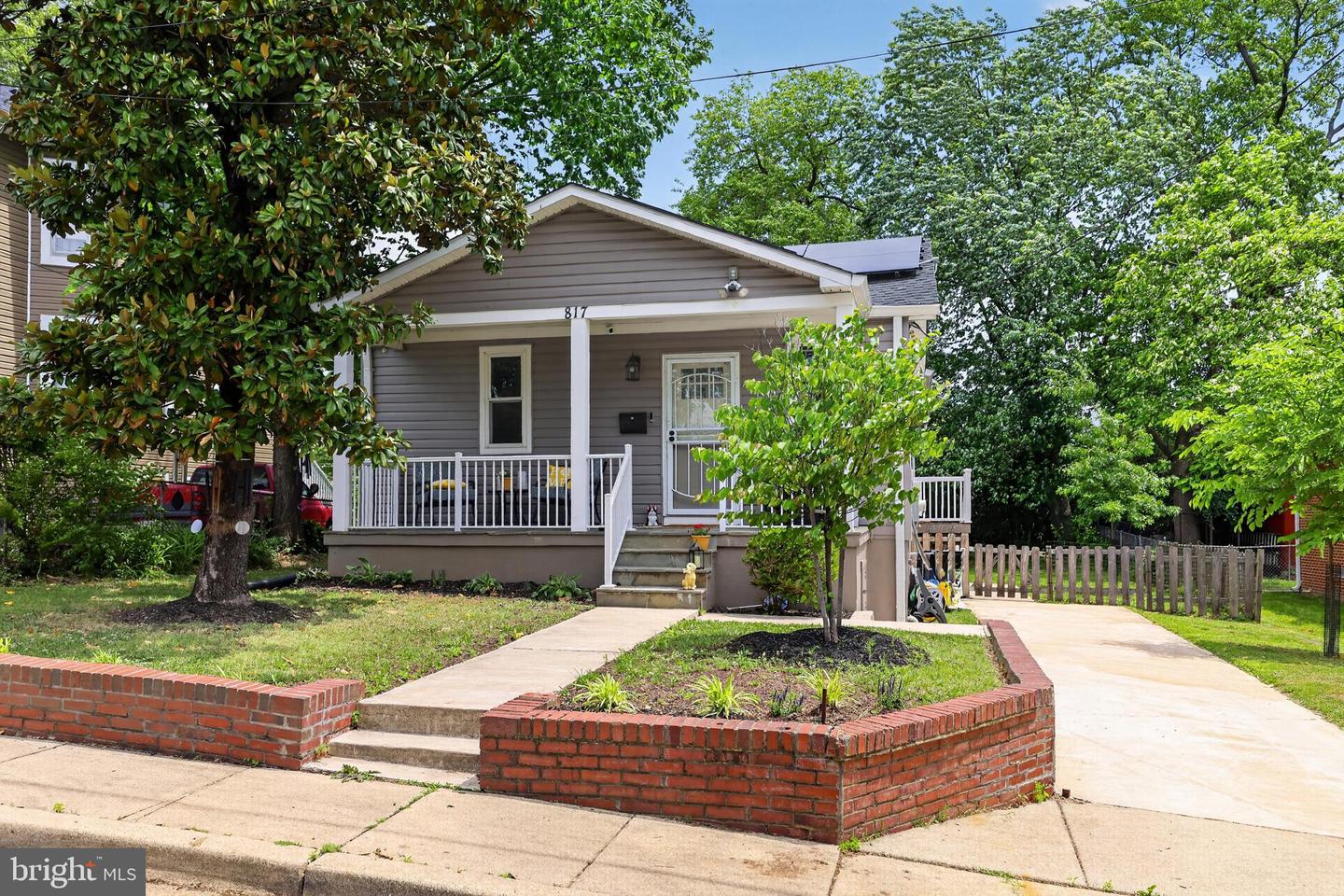 817 57th Pl