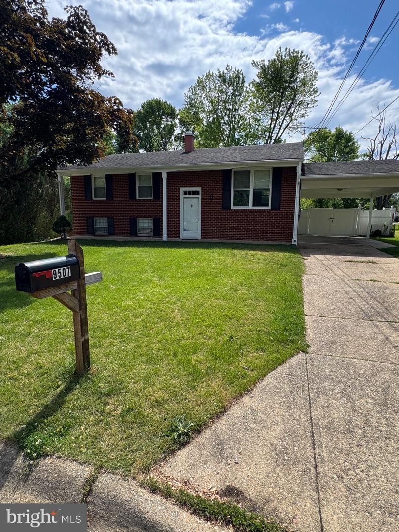 9507 Small Drive, Clinton