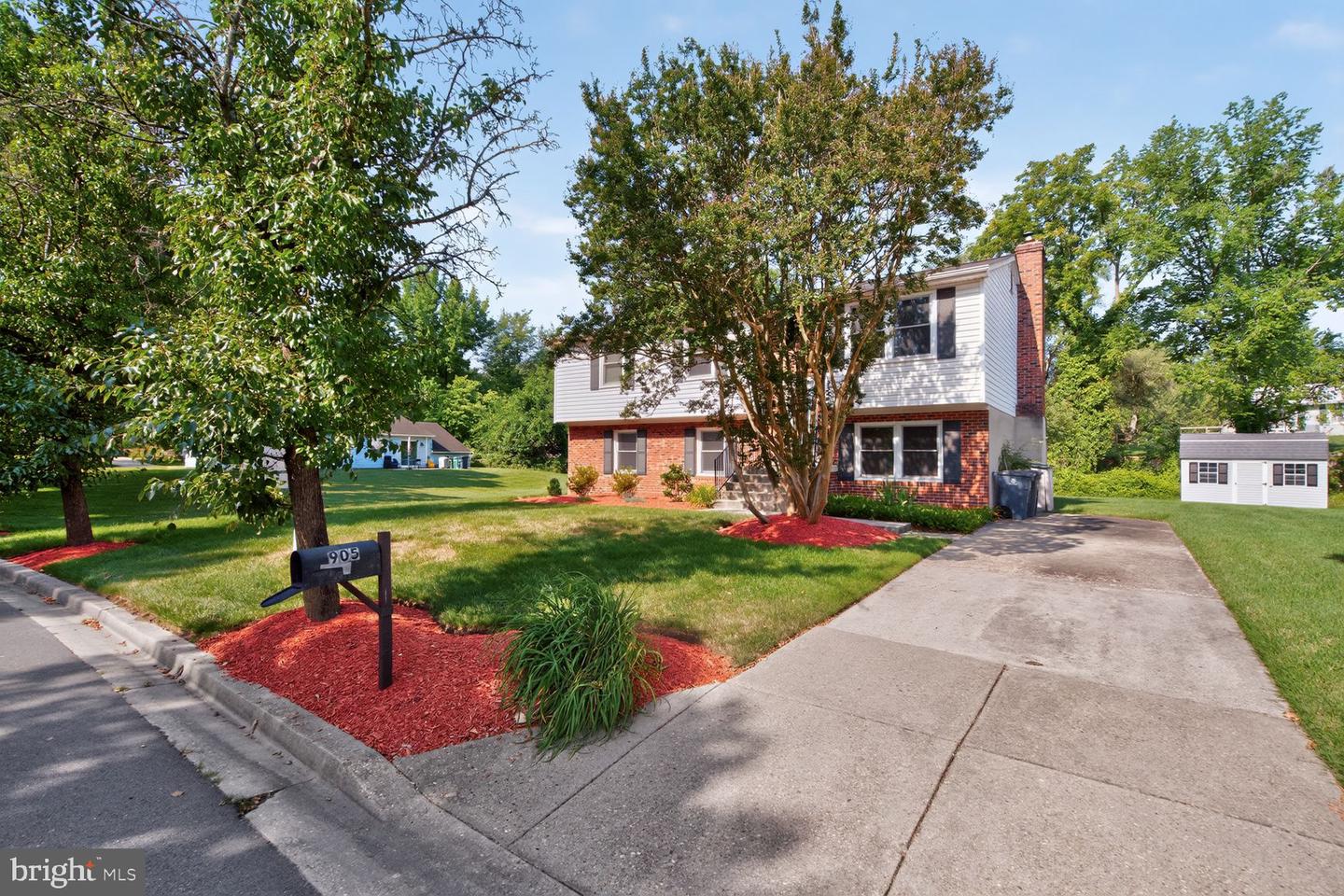 905 New Orchard Place