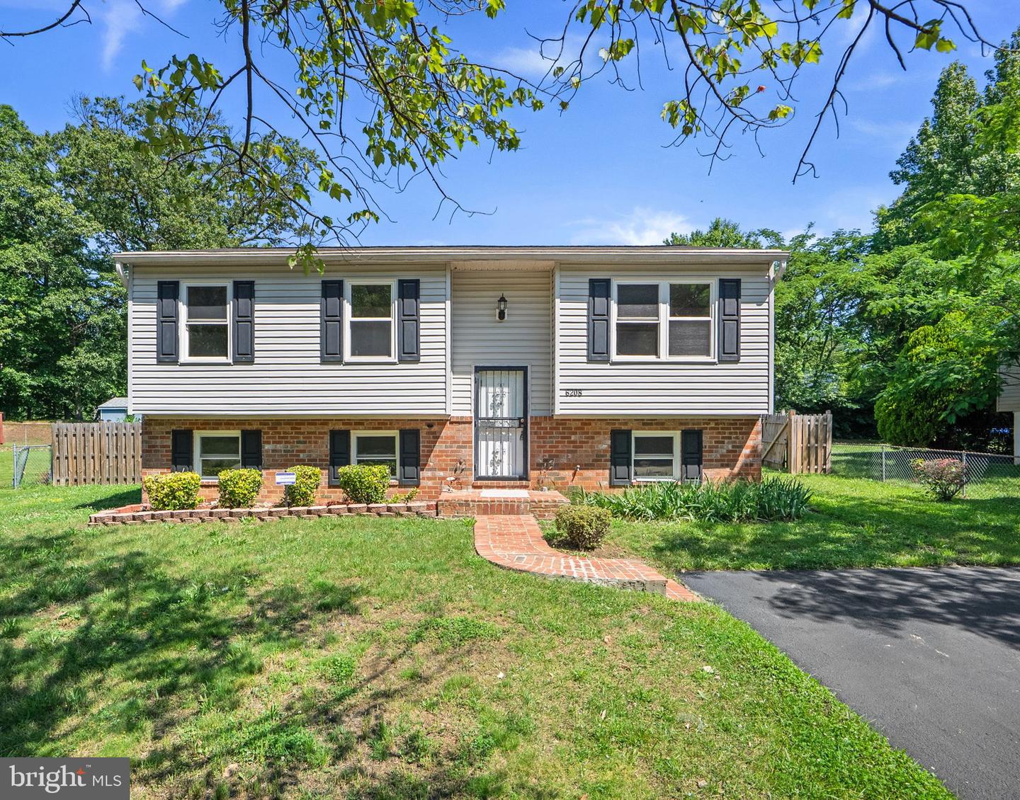 6208 Teaberry Way, Clinton