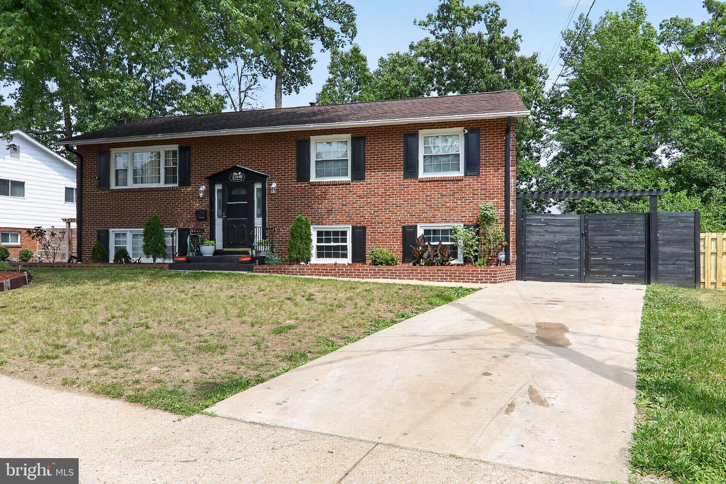 1906 Wintergreen Court