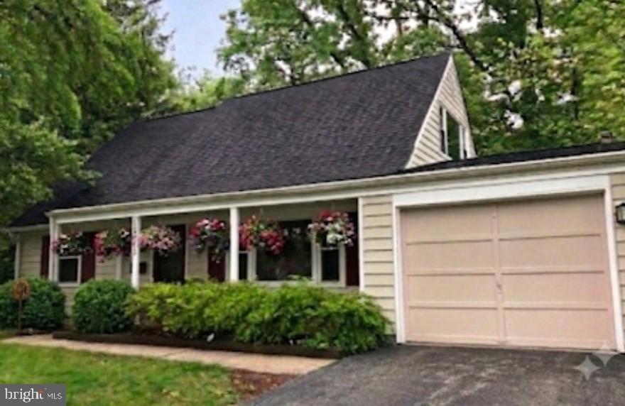 12043 Twin Cedar Lane