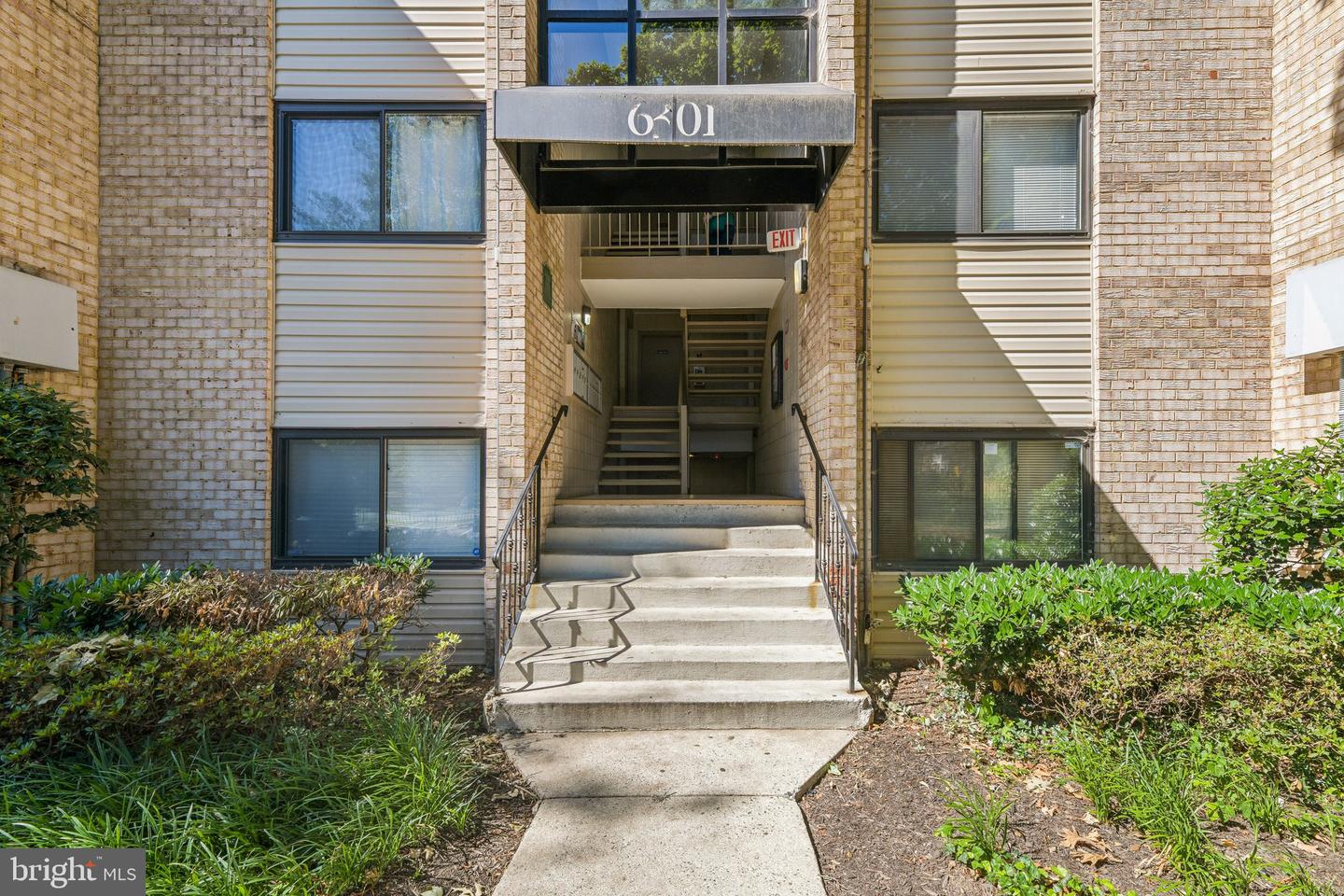 6301 Hil Mar Drive #4-10