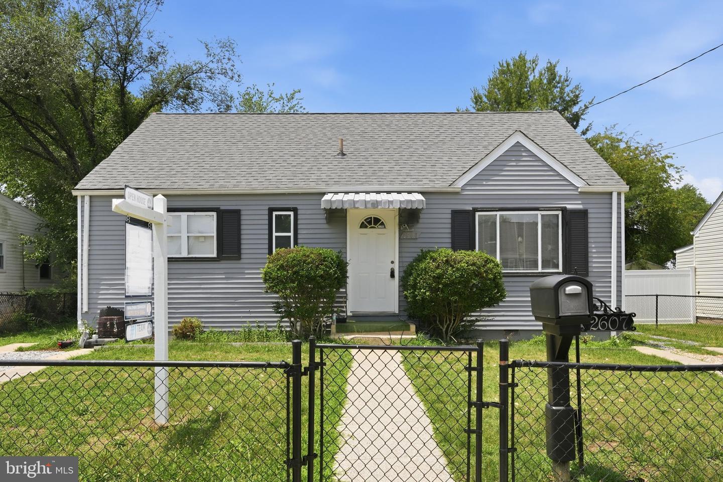 2607 Lakehurst Ave
