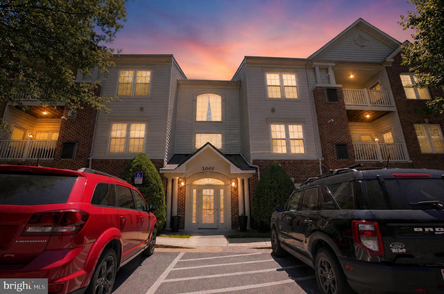 2001 Connor Court #704h
