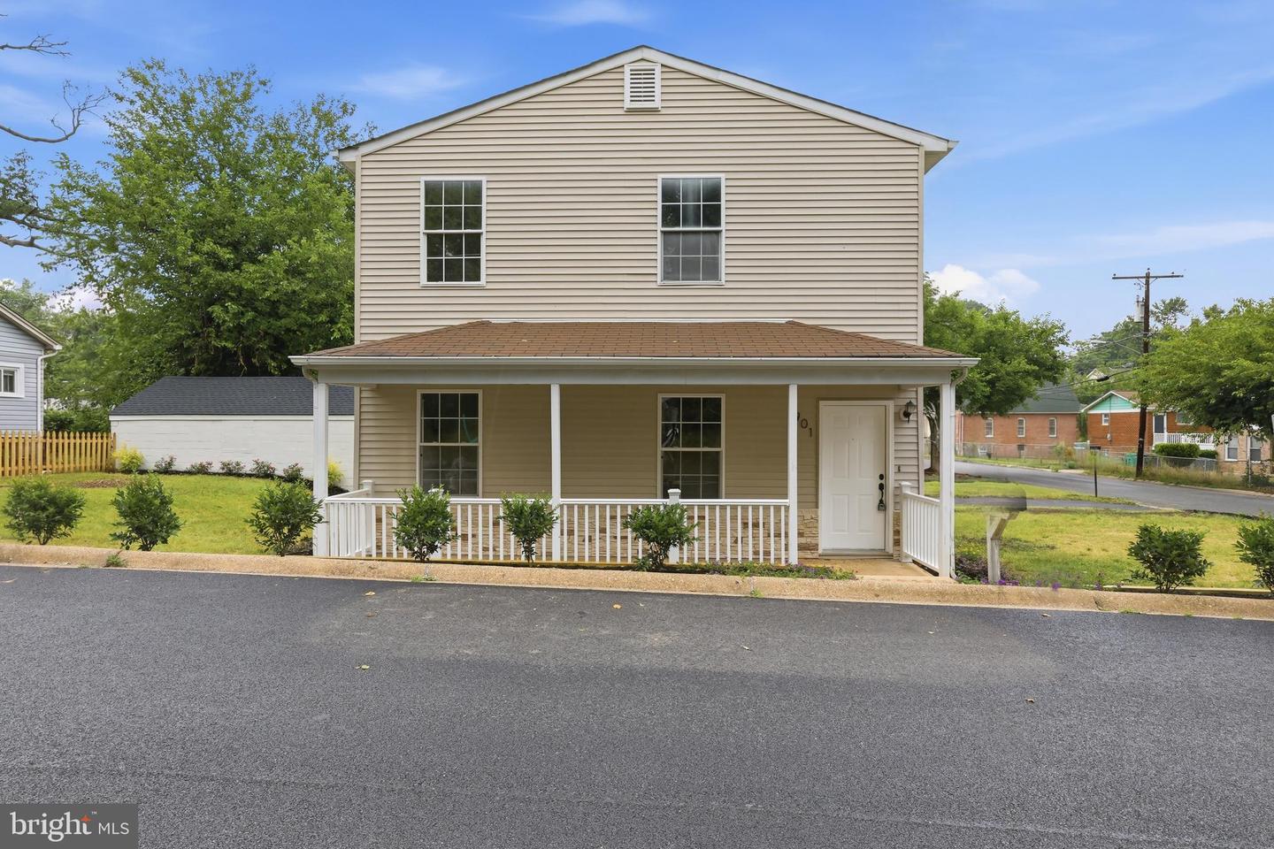 901 Nova Avenue