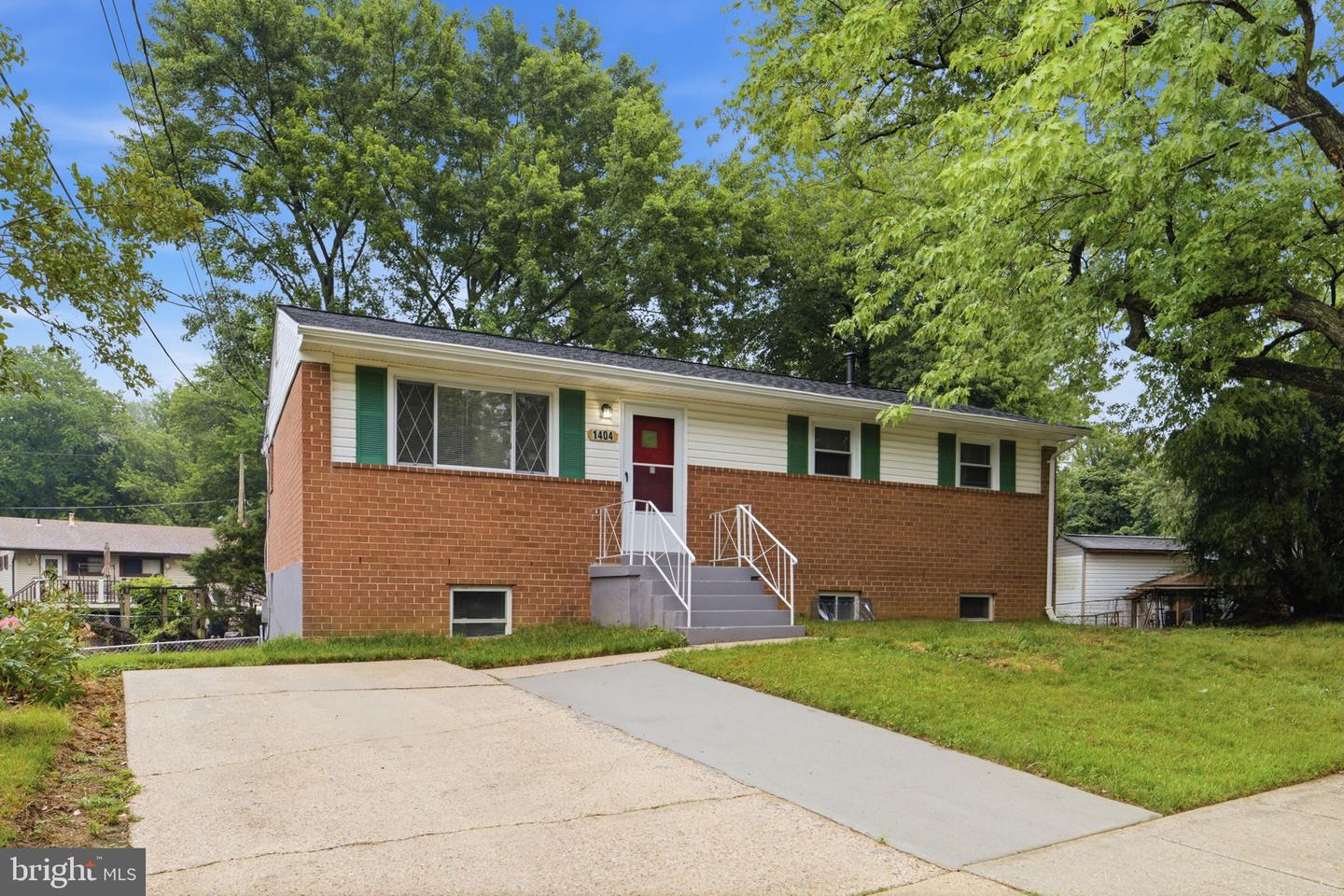 1404 Woodlark Drive