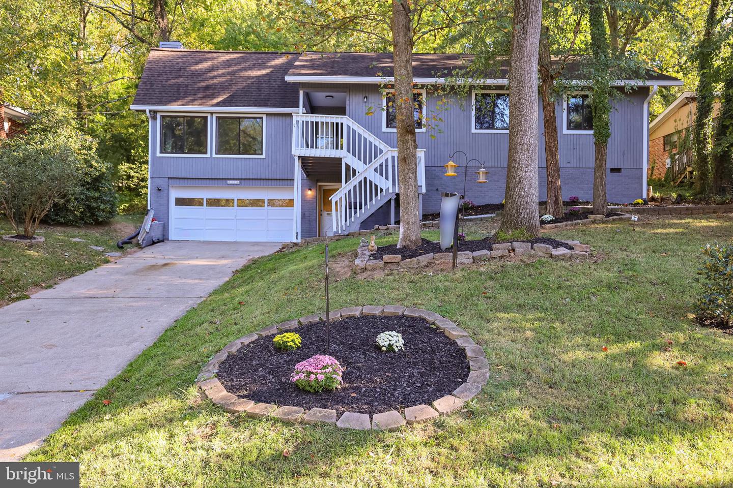 37 Lakeside Drive