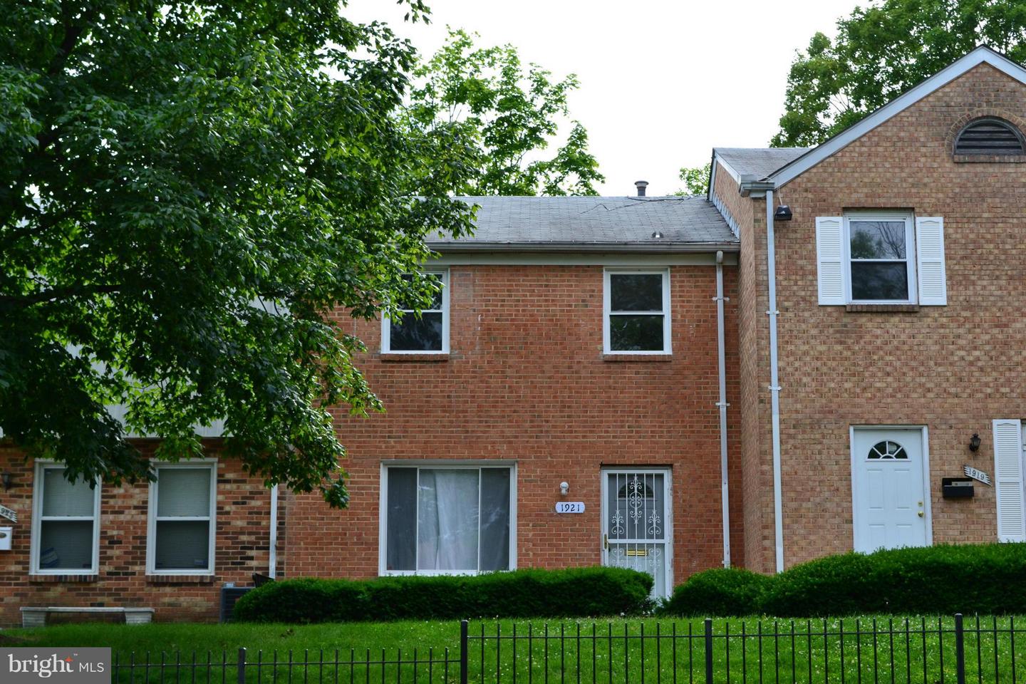 1921 Addison Road S