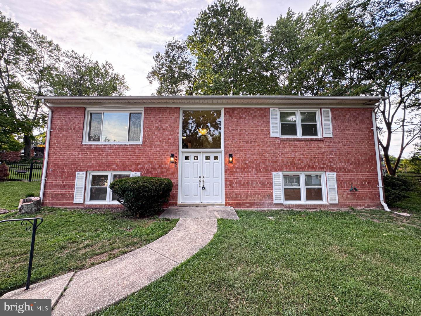 7704 Fanwood Court