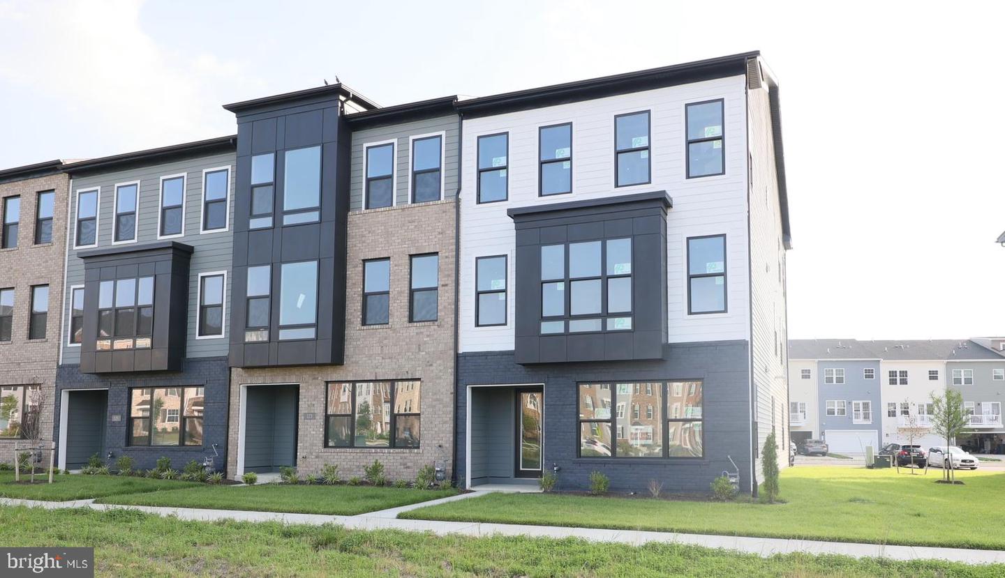 121 Summit Point Boulevard #15-J