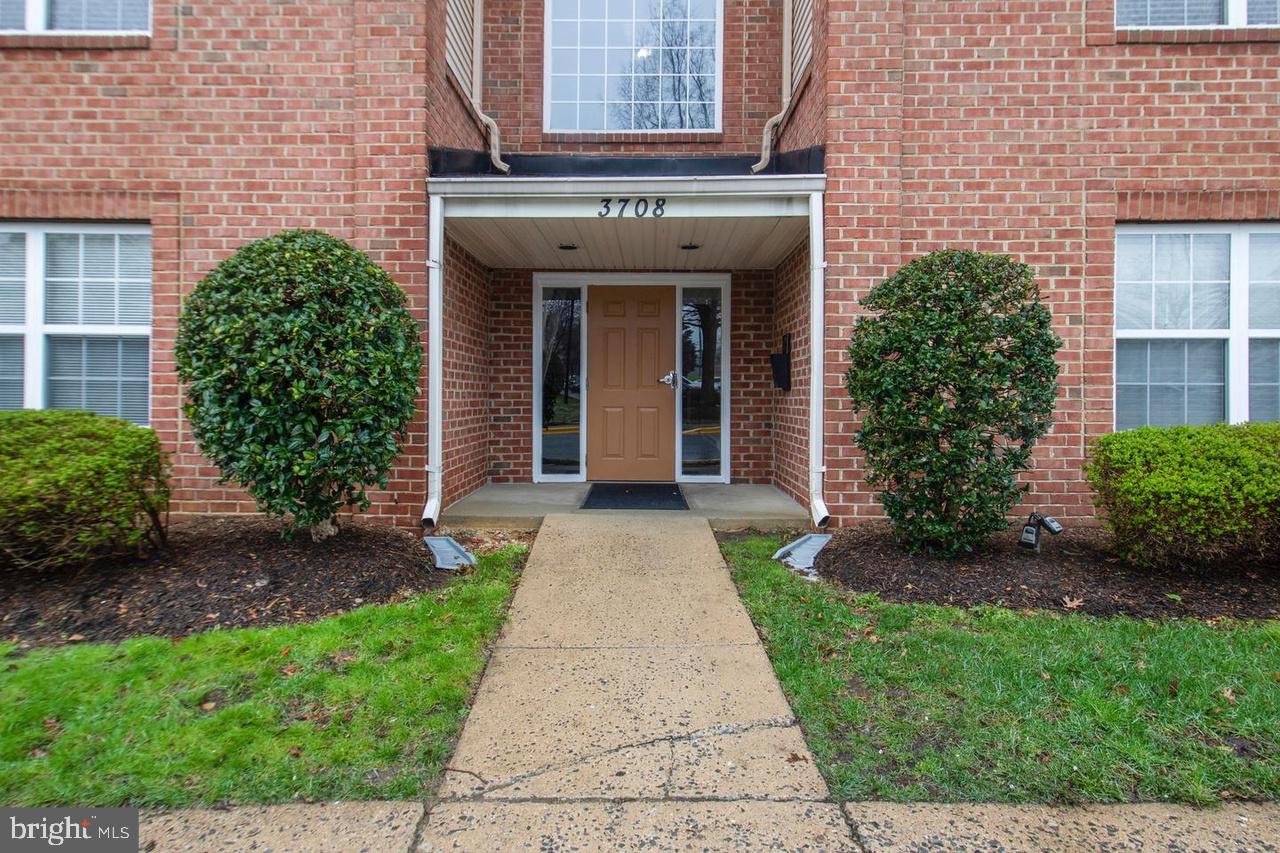 3708 Excalibur Court #201