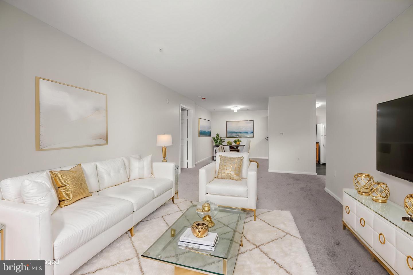 6600 Lake Park Drive #2h