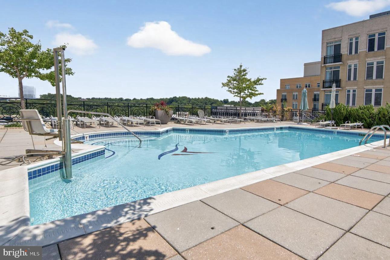 155 Potomac Passage #909