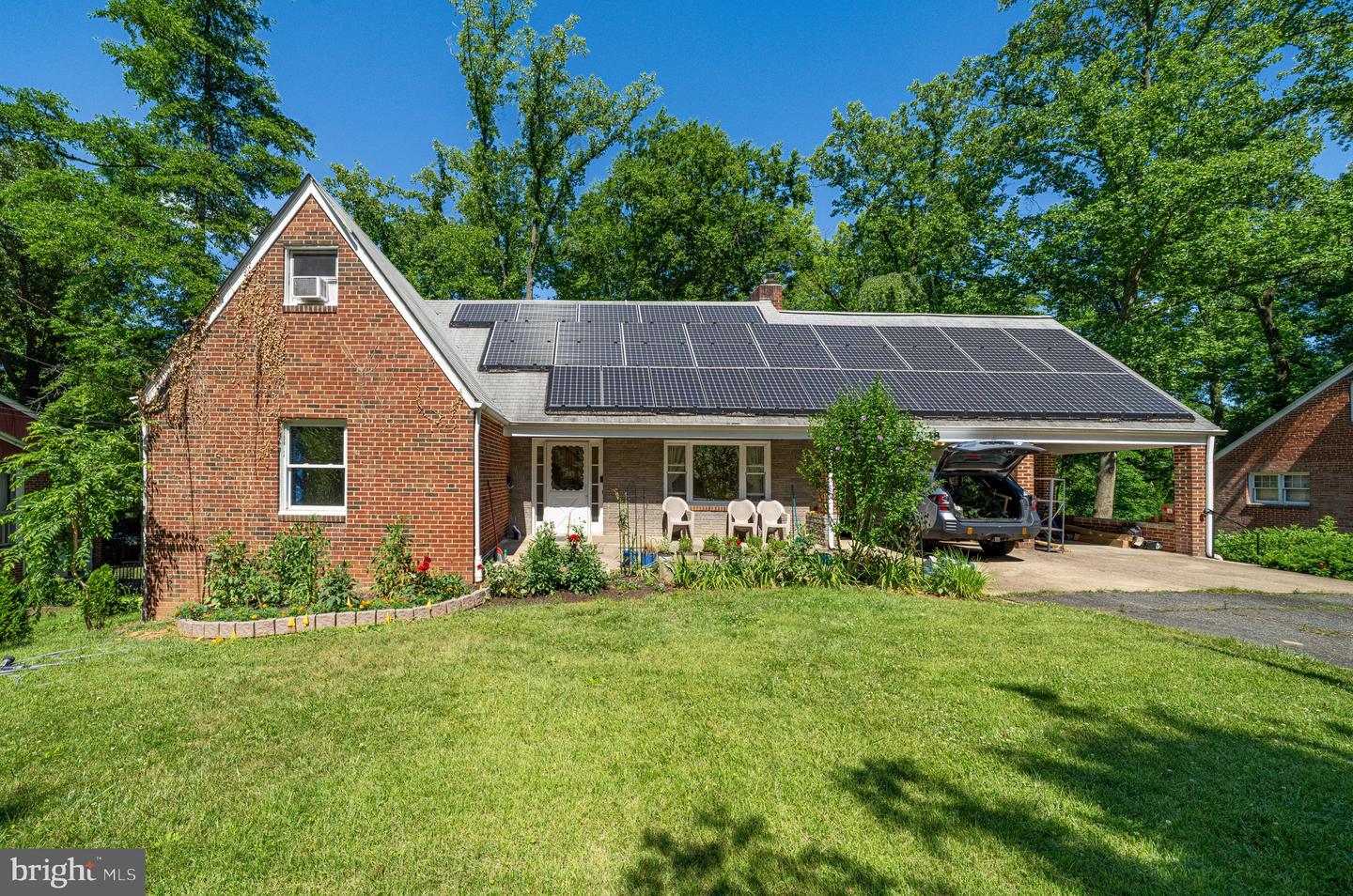 18 Lakeside Drive