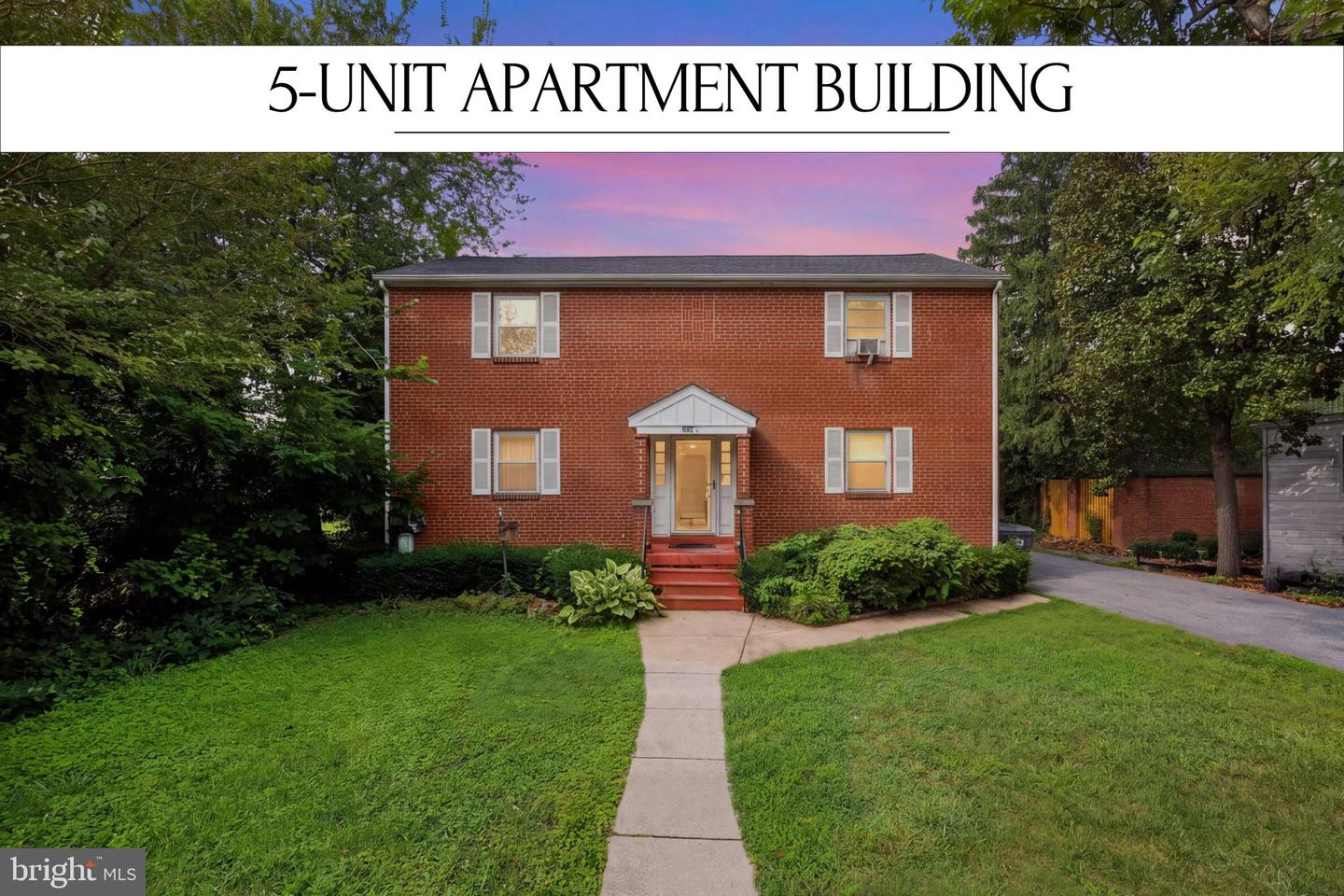 306 1/2 Montgomery Street