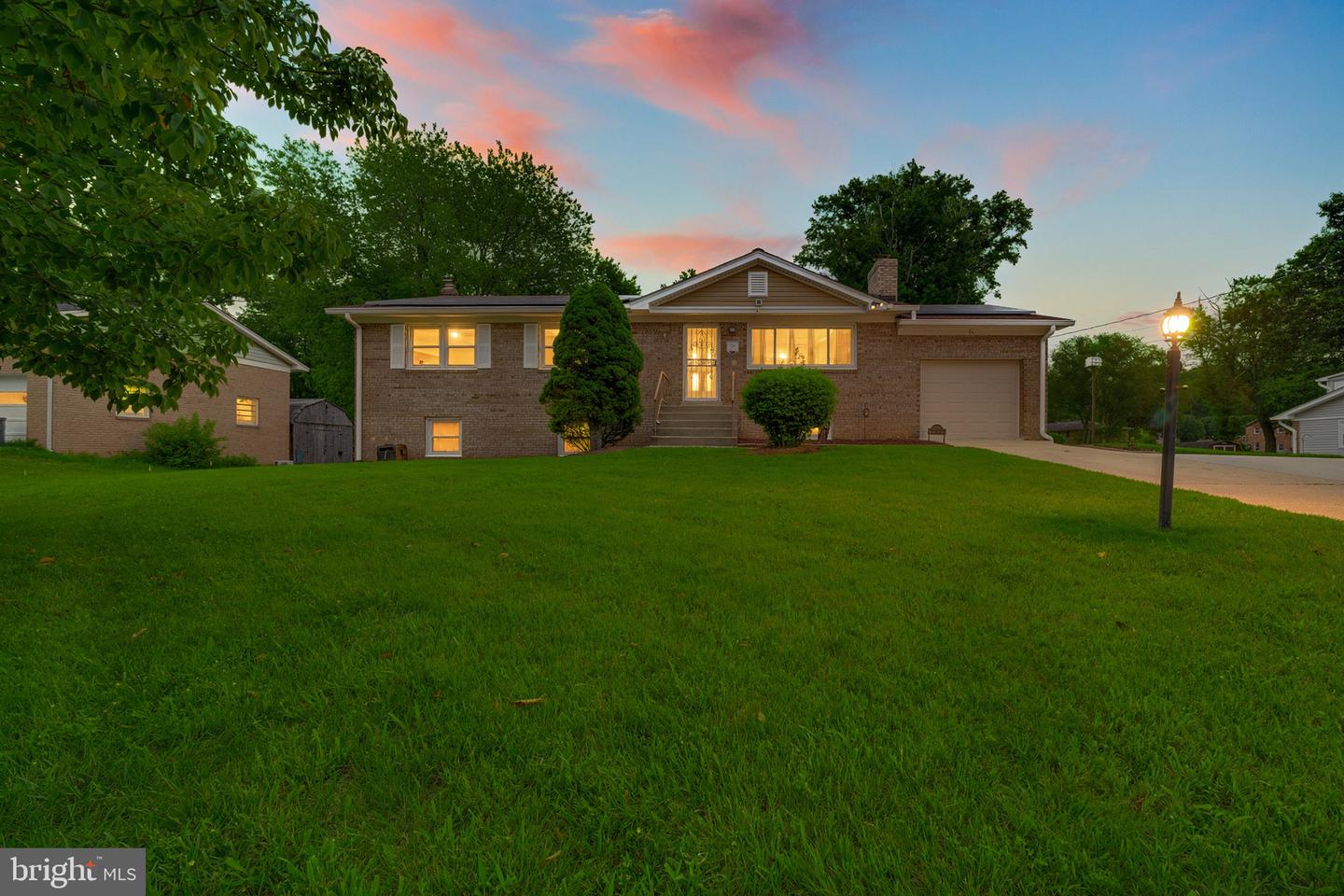 11729 Redwood Drive E