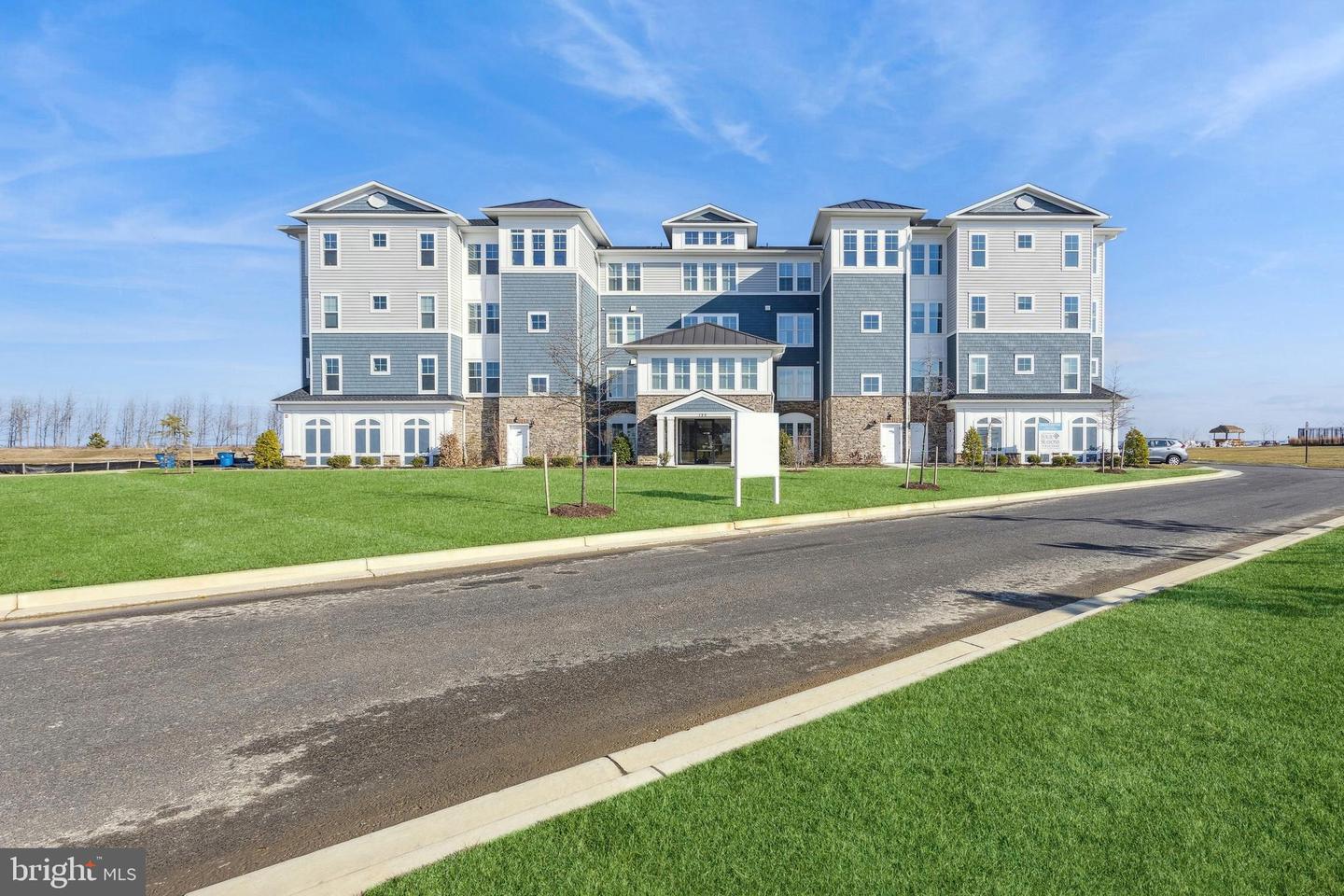 176 Flagstaff Way #2412